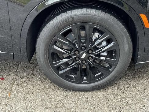 Used 2025 Cadillac XT6 Premium Luxury w/ Platinum Package AWD/4WD image 9