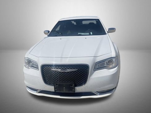 Used 2020 Chrysler 300 Limited AWD/4WD image 2