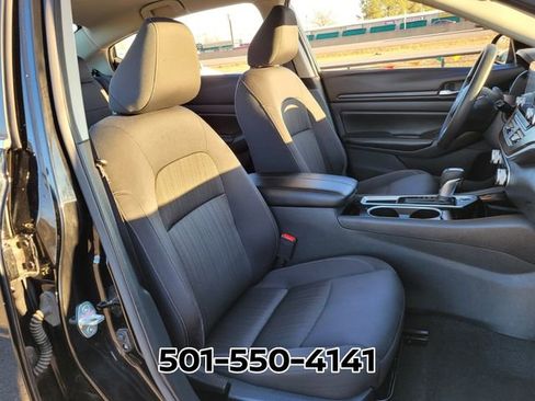 Used 2024 Nissan Altima 2.5 SV image 16