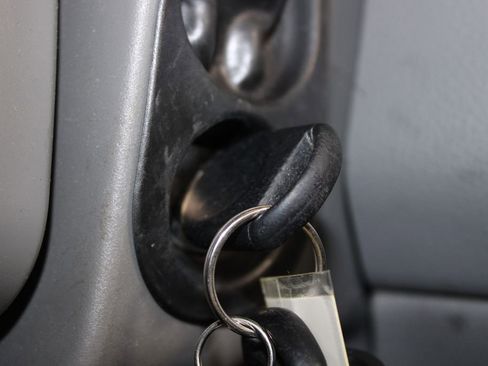 Used 2004 Ford F150 STX image 24