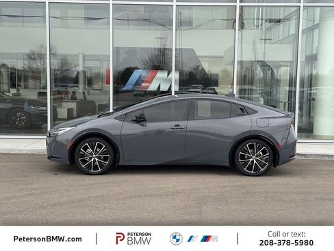 Used 2024 Toyota Prius XLE image 3