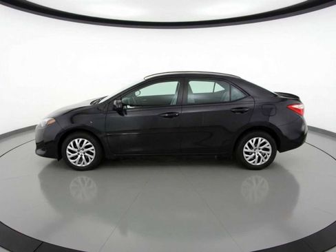 Used 2018 Toyota Corolla LE image 5