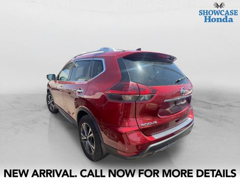 Used 2019 Nissan Rogue SV w/ Sun & Sound Touring Package AWD/4WD image 4