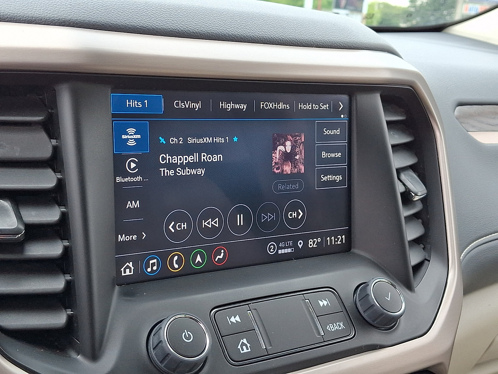 Used 2023 GMC Acadia Denali AWD/4WD image 17