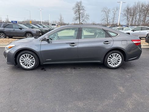 Used 2013 Toyota Avalon XLE Touring FWD image 4
