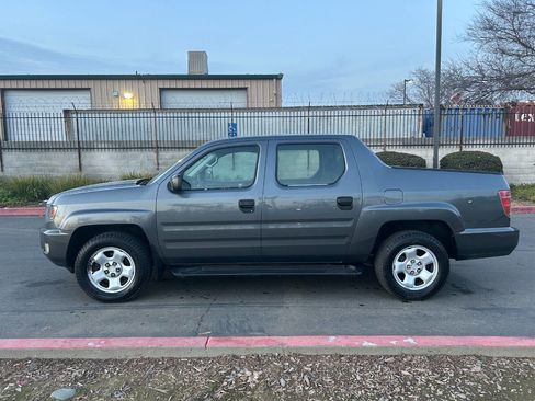 Used 2010 Honda Ridgeline RT image 2