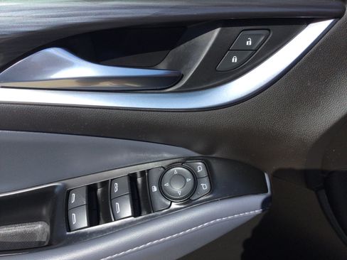Used 2023 Buick Enclave Essence AWD/4WD image 10
