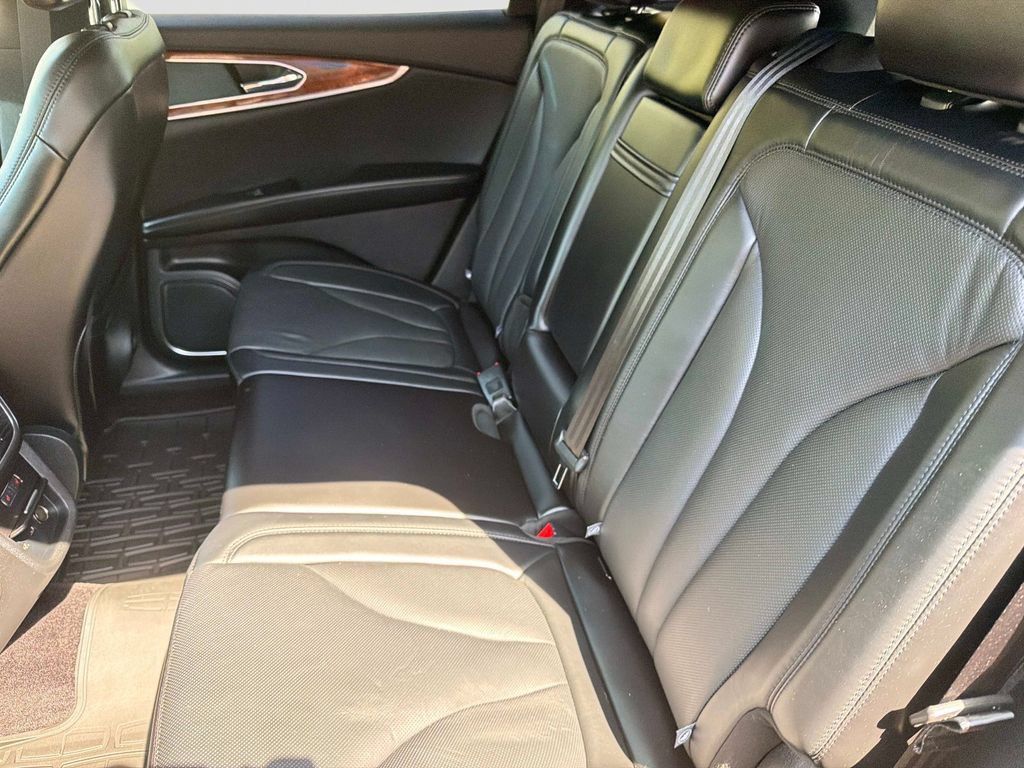 Used 2017 Lincoln MKX Reserve AWD/4WD image 14