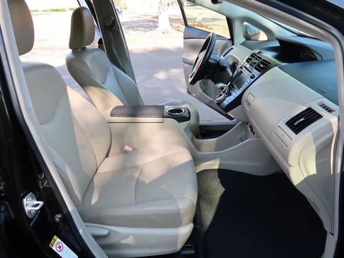 Used 2012 Toyota Prius V Two image 18