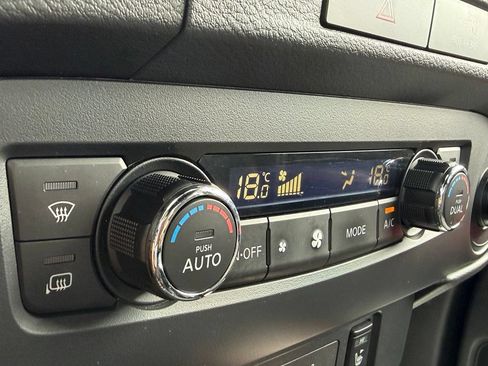 Used 2023 Nissan Frontier PRO-4X AWD/4WD image 8