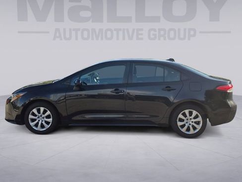 Used 2020 Toyota Corolla LE FWD image 2