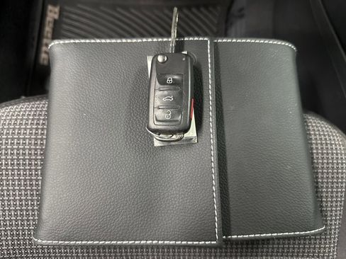 Used 2018 Volkswagen Beetle 2.0T S image 37