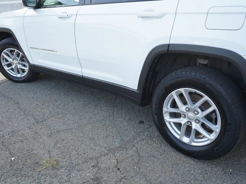 Used 2023 Jeep Grand Cherokee L Laredo RWD image 6