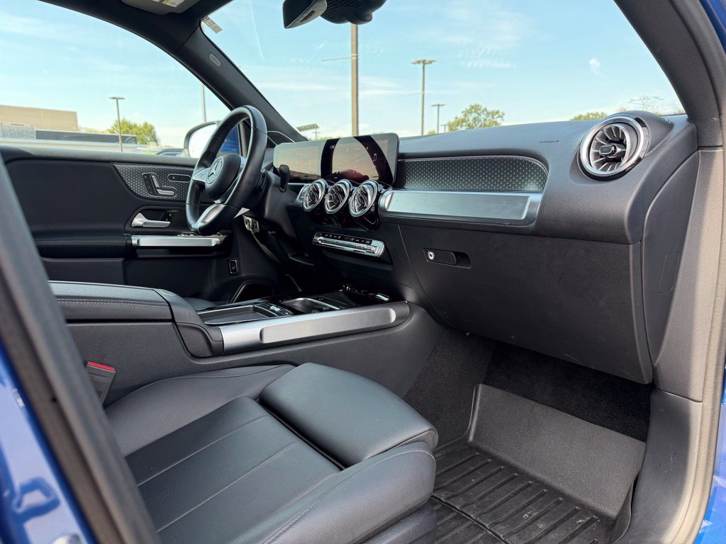 Used 2024 Mercedes-Benz GLB 250 4MATIC image 36