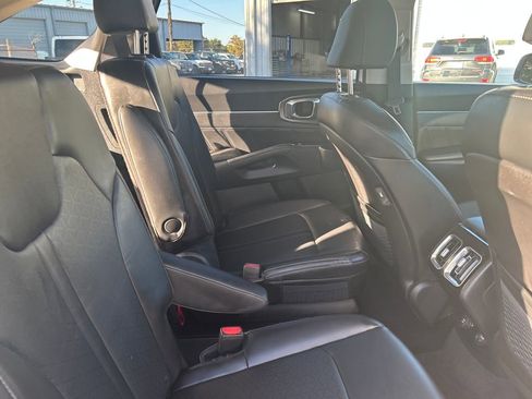 Used 2023 Kia Sorento SX image 15