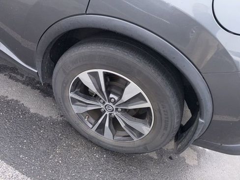 Used 2019 Nissan Murano SV w/ Premium Package image 3