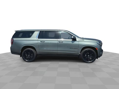 Used 2023 Chevrolet Suburban High Country AWD/4WD image 10