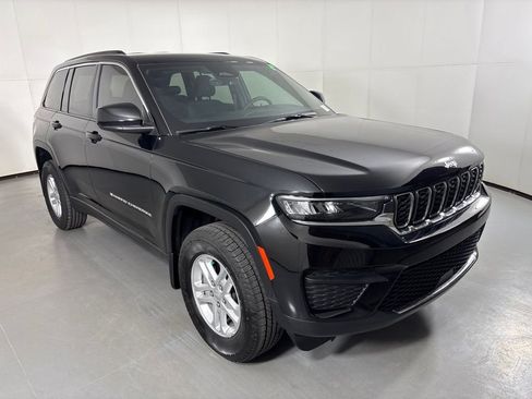 Used 2025 Jeep Grand Cherokee Laredo w/ MOPAR Finishing Package RWD image 2