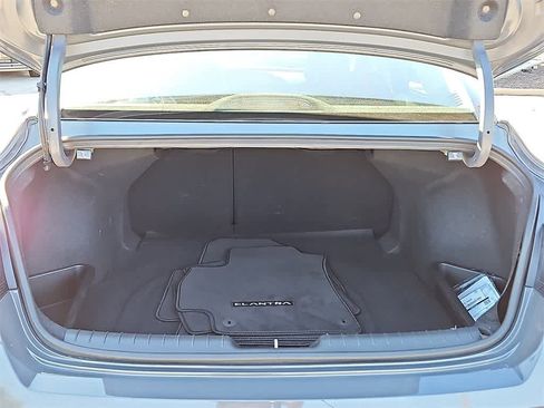 Certified 2024 Hyundai Elantra SEL w/ Convenience Package image 31