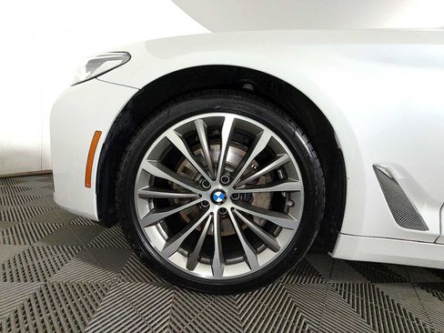 Certified 2023 BMW 530i xDrive w/ Premium Package AWD/4WD image 8