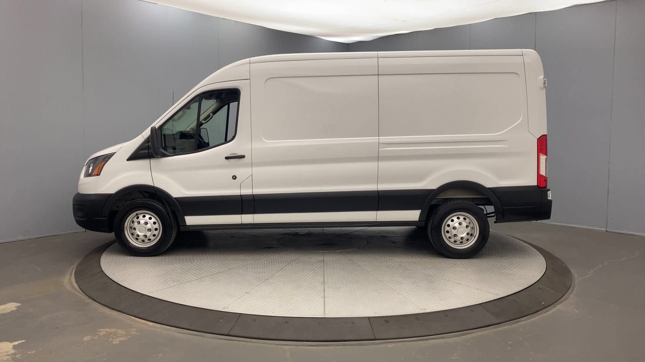 Used 2025 Ford Transit 250 148 Medium Roof Extended AWD image 2