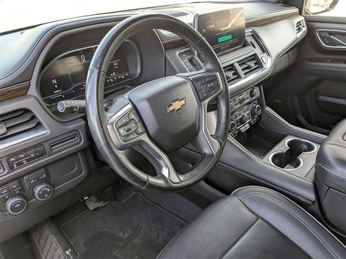 Used 2023 Chevrolet Suburban Premier image 17