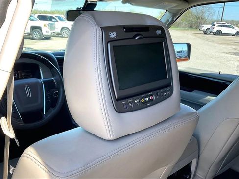 Used 2017 Lincoln Navigator Select RWD image 26