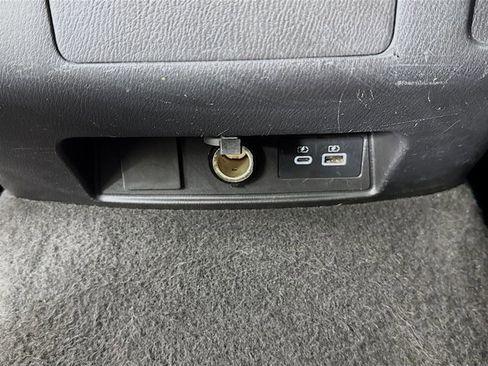 Used 2021 Nissan Armada SV image 26