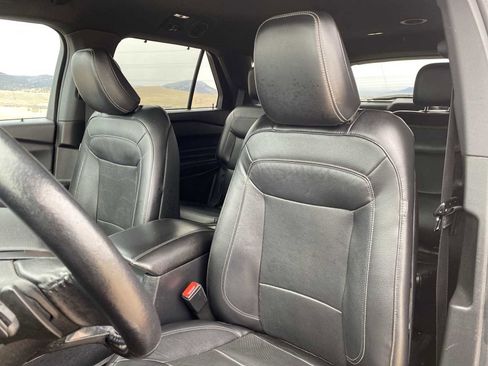 Used 2020 Ford Explorer Limited image 19