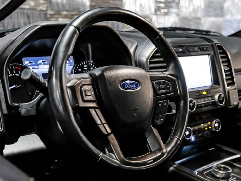 Used 2021 Ford Expedition Limited image 13