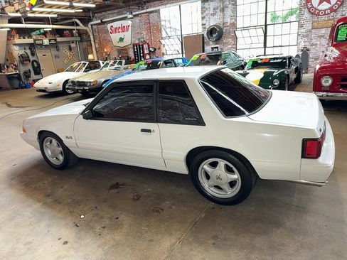 Used 1992 Ford Mustang LX RWD image 6