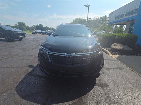 Used 2022 Chevrolet Equinox RS AWD/4WD image 2