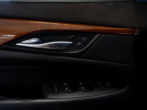 Used 2017 Cadillac Escalade Luxury image 27