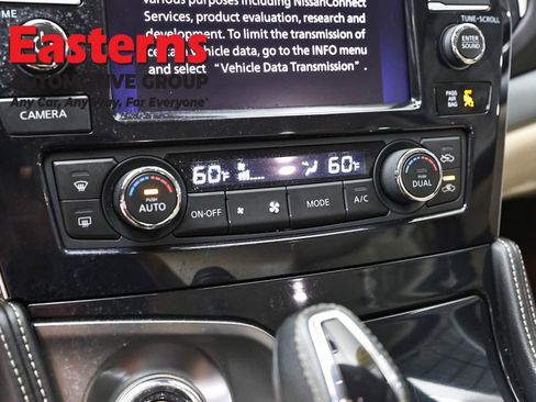 Used 2022 Nissan Maxima SV FWD image 19