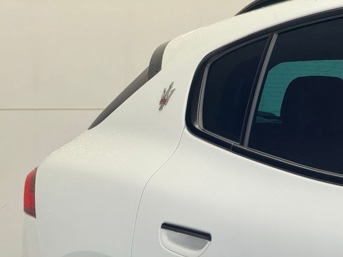 Used 2024 Maserati Grecale Trofeo image 37