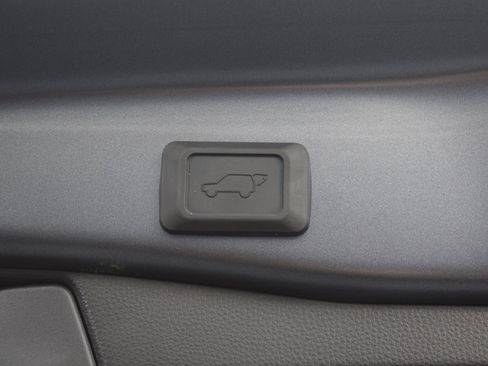 Used 2024 Toyota RAV4 SE w/ Weather & Moonroof Package image 12