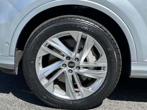 Used 2023 Audi Q7 2.0T Premium w/ Convenience Package AWD/4WD image 28