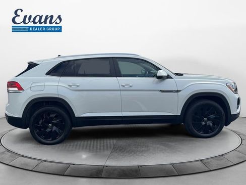 New 2026 Volkswagen Atlas Cross Sport SE AWD/4WD image 8