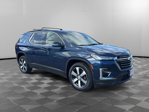 Certified 2023 Chevrolet Traverse LT w/ LT Premium Package image 2