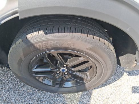 Used 2025 Ford Explorer Active AWD/4WD image 23