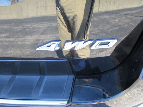 Used 2023 Ford Explorer Limited image 10