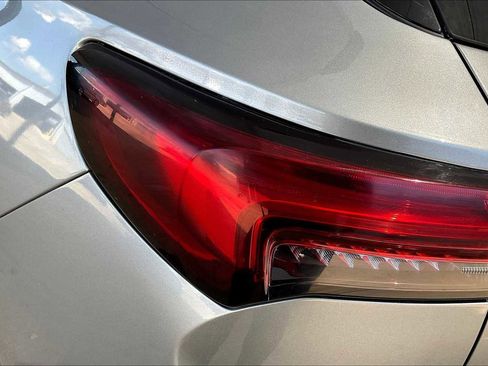 Used 2023 Buick Envision Essence image 26