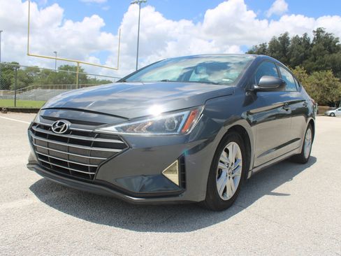Used 2020 Hyundai Elantra SEL w/ Cargo Package (C1) FWD image 3