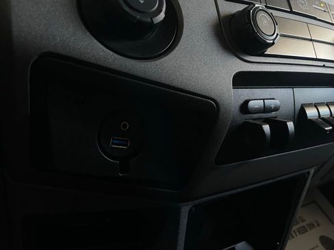 Used 2011 Ford F250 XLT w/ XLT Premium Pkg image 33