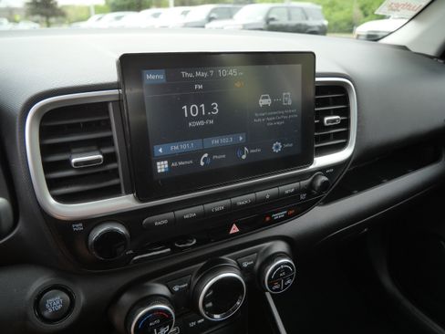 Used 2025 Hyundai Venue SEL FWD image 22