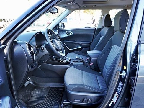 Used 2023 Kia Soul EX image 14
