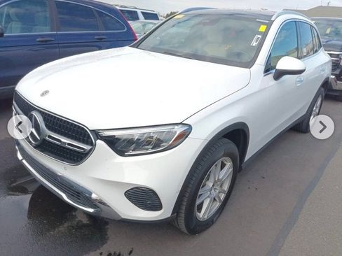 Used 2023 Mercedes-Benz GLC 300 4MATIC image 2