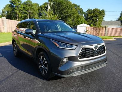Used 2021 Toyota Highlander XLE