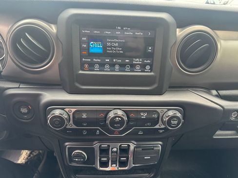 Used 2021 Jeep Wrangler Unlimited Sport AWD/4WD image 17