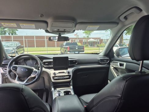 Used 2023 Ford Explorer XLT w/ Equipment Group 202A image 22